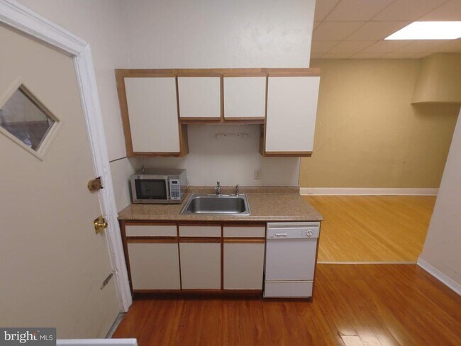 Photo - 4015 Pine St Unit 1R
