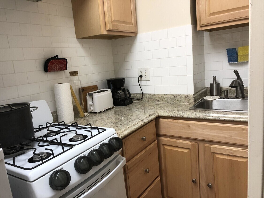 *Las imágenes son muestras representativas de la unidad anunciada. En algunos casos, las unidades reales que visita... - 29 Bay State Rd Unidad B3