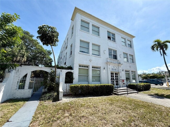 Photo - 924 Marseille Dr Unit 6