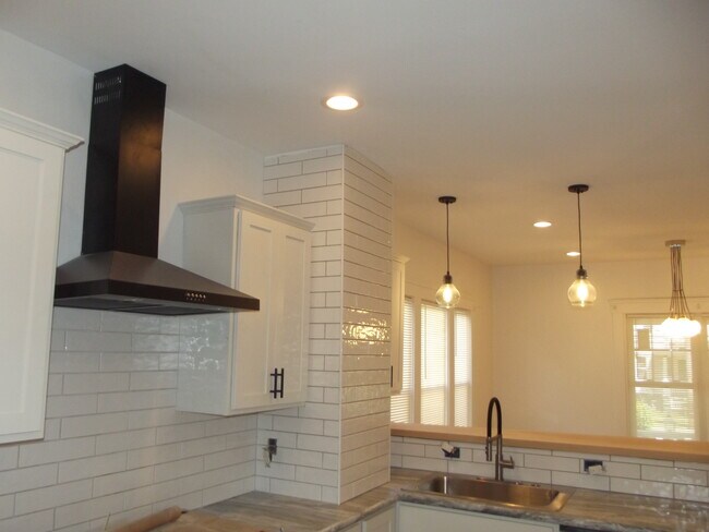 Photo - 10918 Ashbury Ave