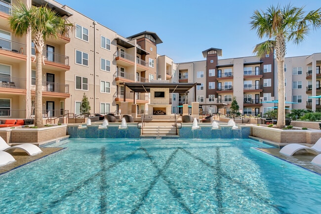Photo - The Cayman Las Colinas