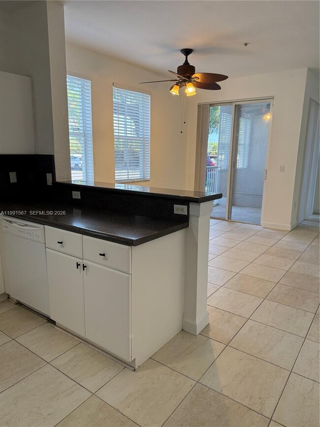 Photo - 2113 Shoma Dr Unidad 2113