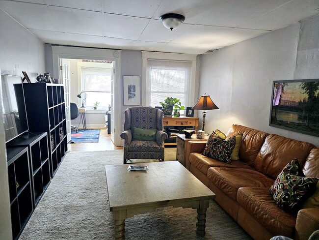 Living rm - 338 Brooklyn Ave Apartamentos Unidad 338-2 Brooklyn Ave