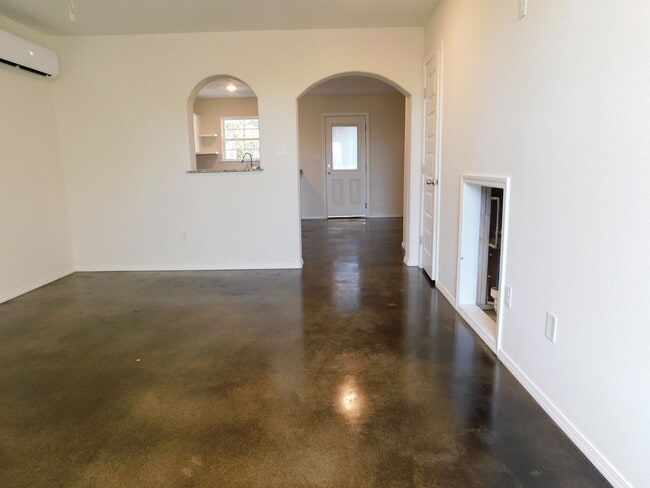 Photo - 621 Poplar St Unidad B