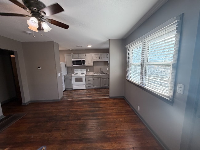 Photo - 635 S 3rd St