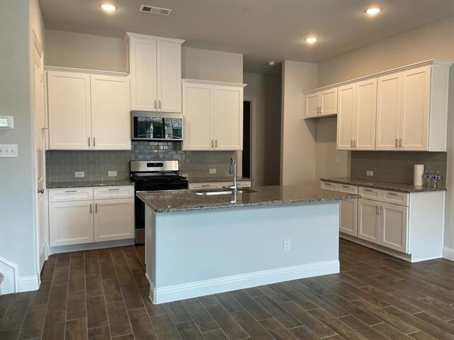 6162 Blythe Dr