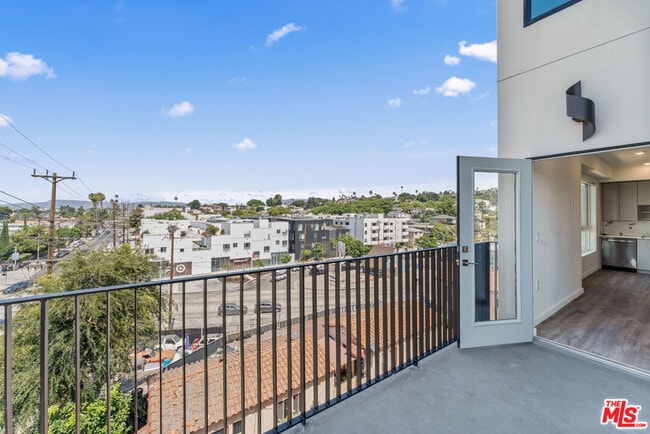 Photo - 3105 Bellevue Ave Unit 401