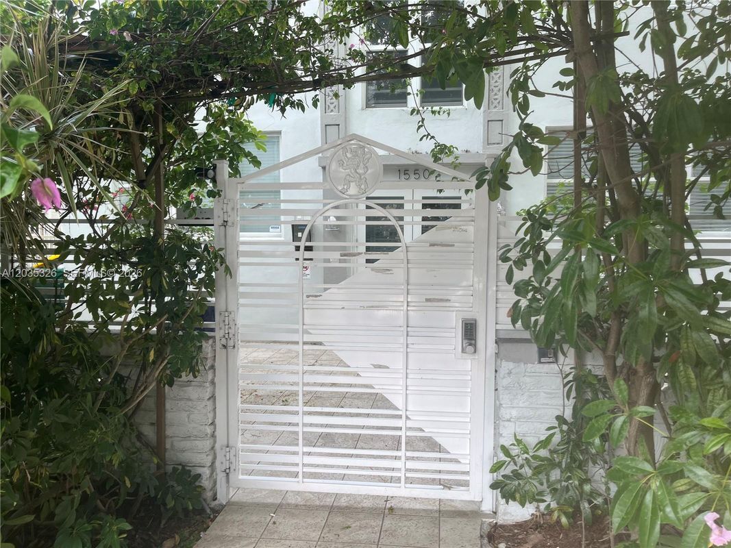 Photo - 1550 Drexel Ave Unit 203