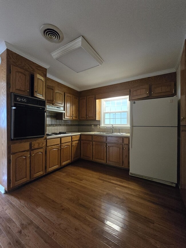 Photo - 208 Caldwell Dr