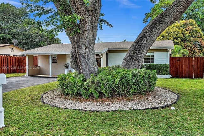 4633 SW 28th Ave