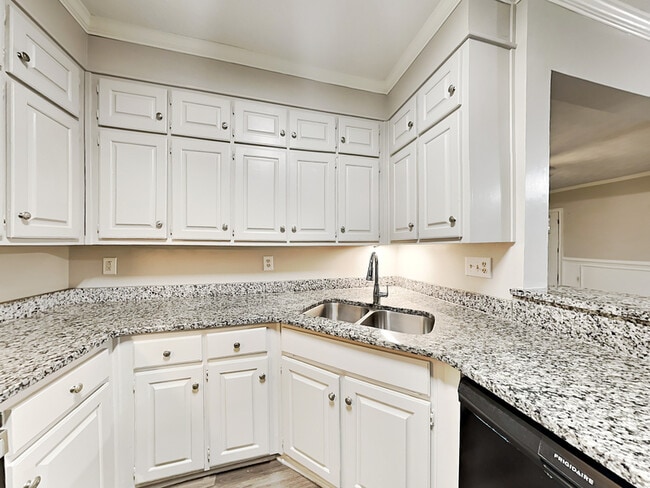 Photo - 2112 Fairway Ct SE