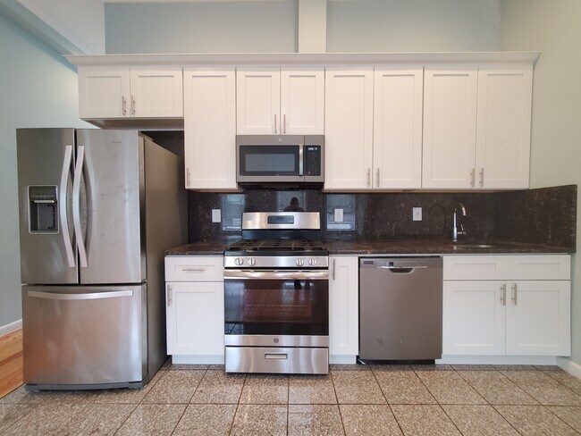 377 Danforth Ave 7 - 371 Danforth Ave Unit 9