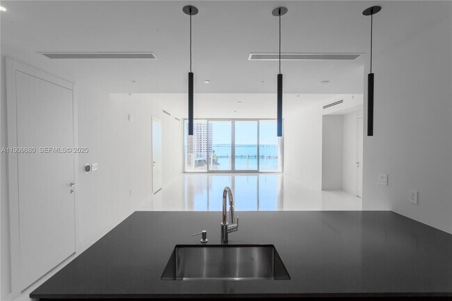 Photo - 300 Biscayne Blvd Way Unidad 1003