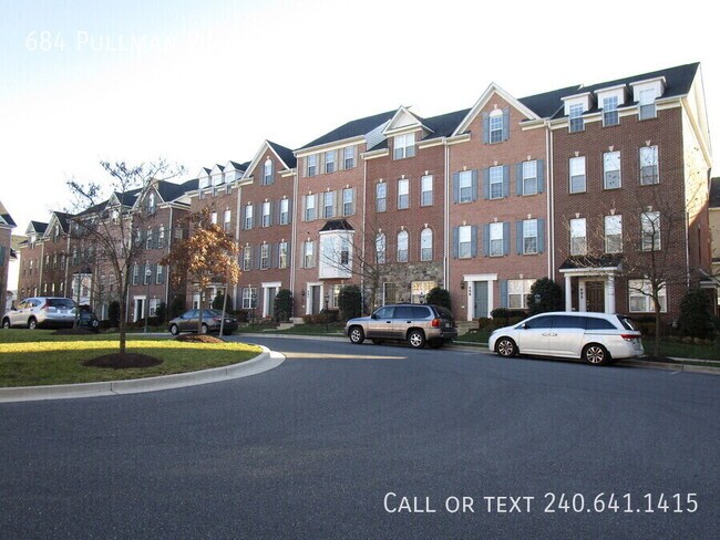 Photo - 684 Pullman Pl