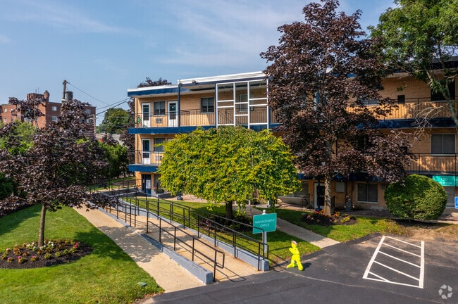 Photo - Stony Brook Village