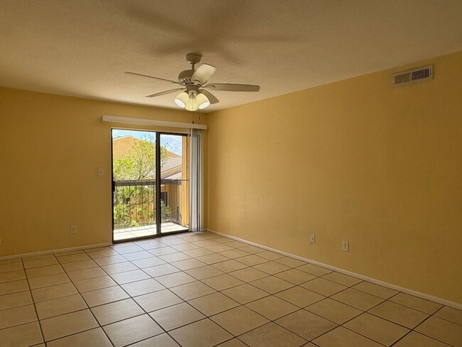 Photo - **Coming Soon** 1/1 Condo for Rent in Fort Myers Unit 719