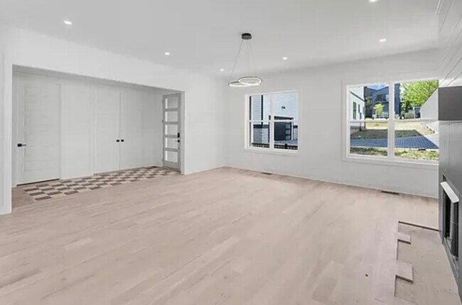 Photo - 2323 Carter Ave