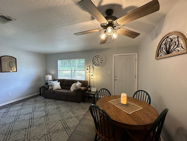 3801 Elizabeth St Unit 3