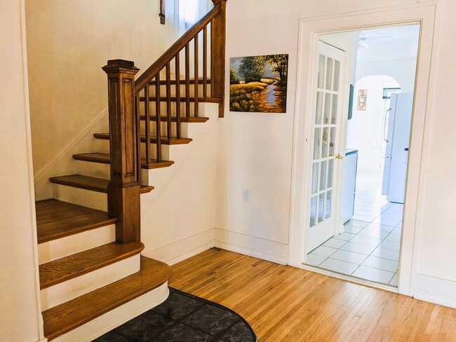 Photo - 1555 Pelissier St