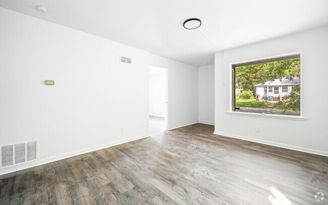 Building Photo - 9823 Winkler Dr Rental