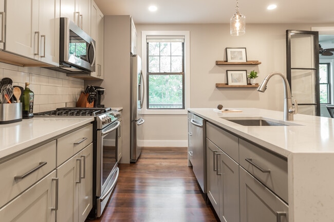 Photo - 65 Beech Glen St