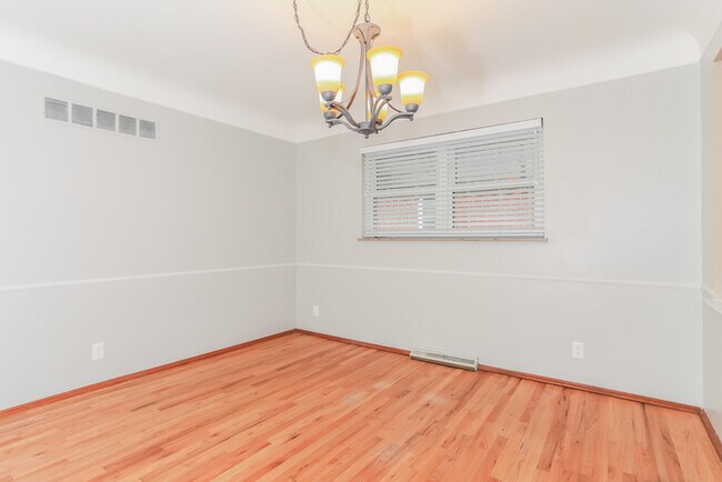 Photo - 1104 Archland Dr