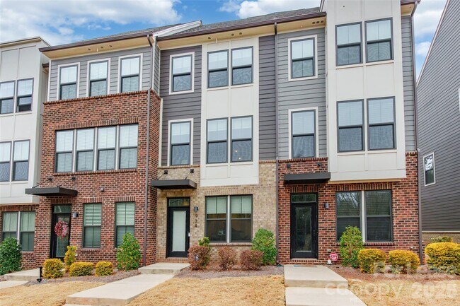 924 Broad River Ln