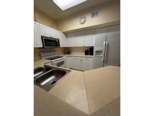 Photo - Annual 2-bedroom Condo in The Gardens At Beach Walk! Water Included!