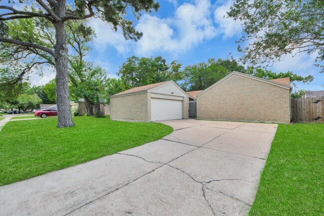 Building Photo - 16714 Britford