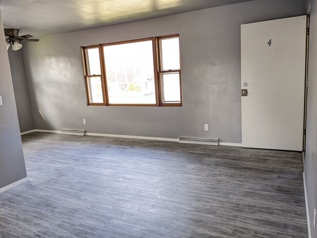 Building Photo - 1727 Silvercrest Dr Unit 4 Rental
