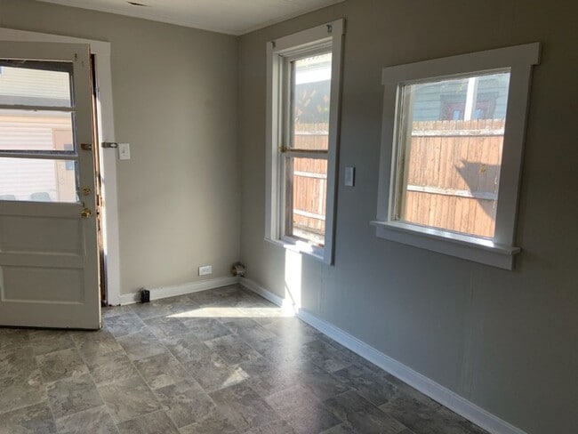 Photo - 176-176 E High St Unidad 174