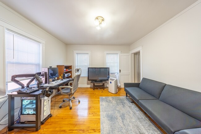 Building Photo - 99 Glenville Ave Unit 3