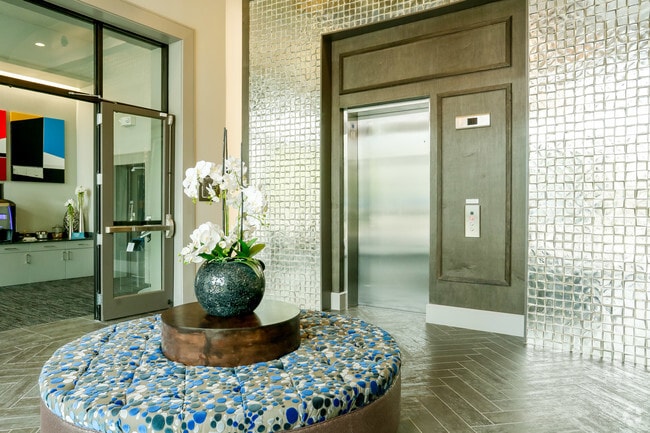 Elevator Lobby - Pearl @ the Mix