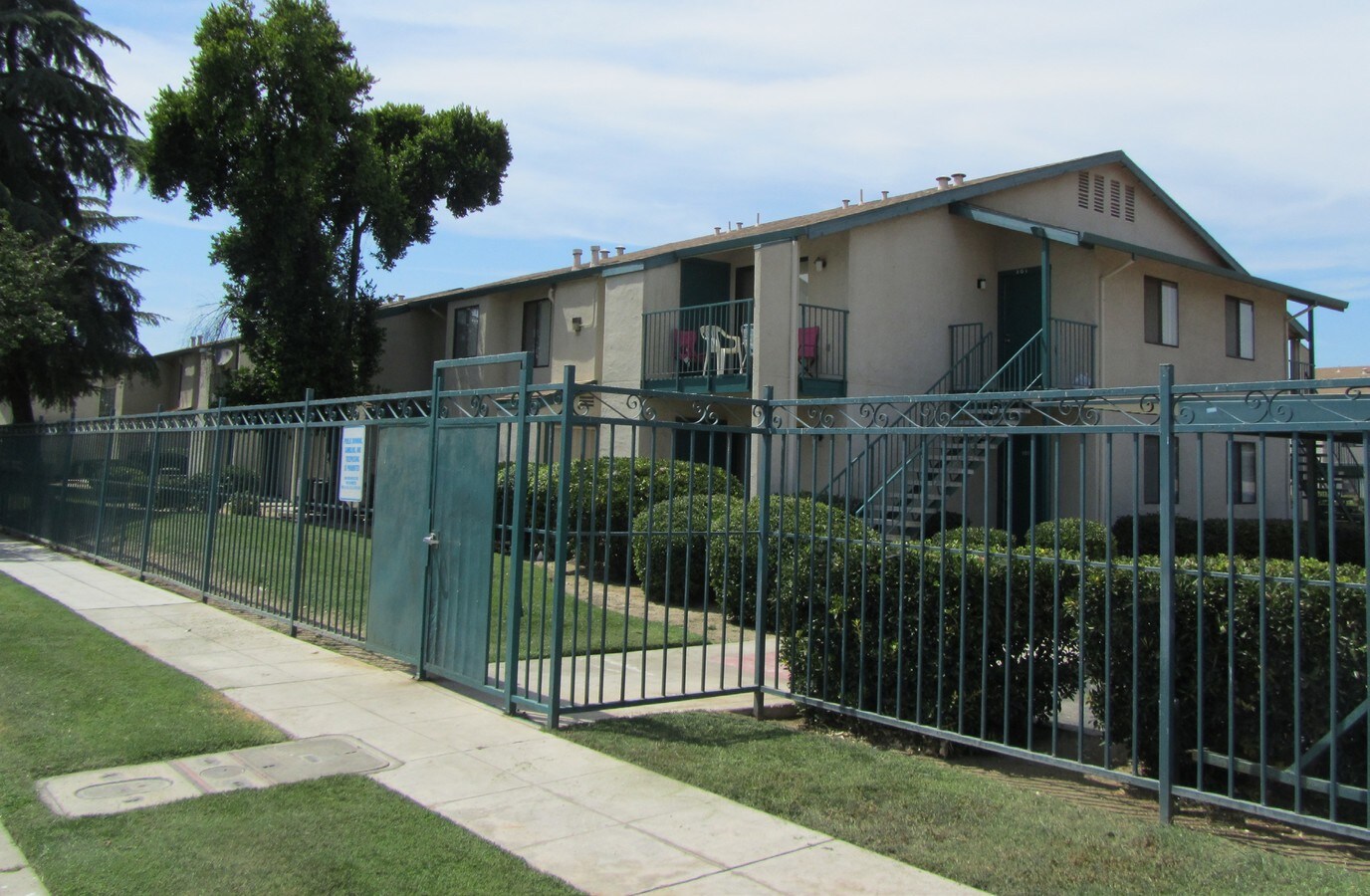 Primary Photo - The Chestnut Apartments