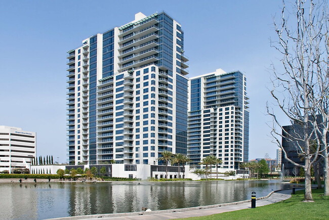 Photo - Essex Skyline at MacArthur Place Apartamentos