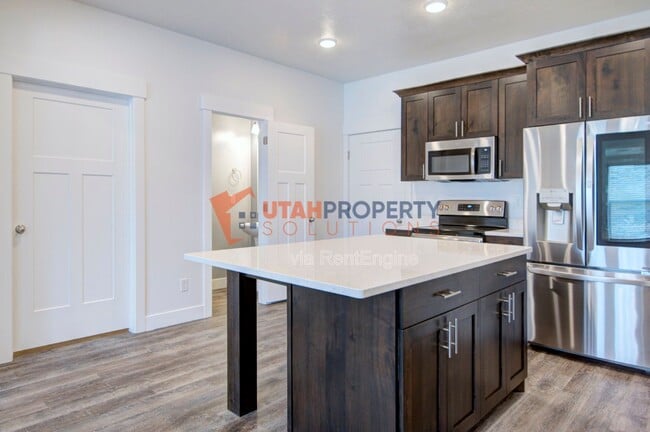 2737 E Iron Bark Alley
