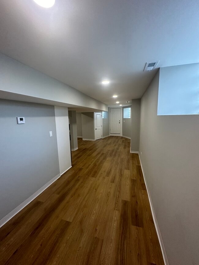 Photo - 867 E Pershing Rd