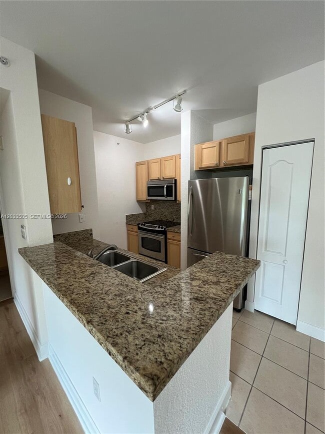 Photo - 6001 SW 70th St Unit 425