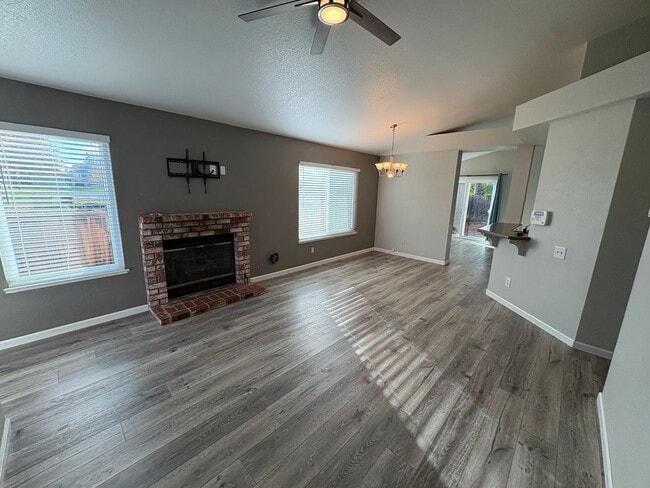 Photo - Cozy 3 Bed 2 Bath Home in Brentwood