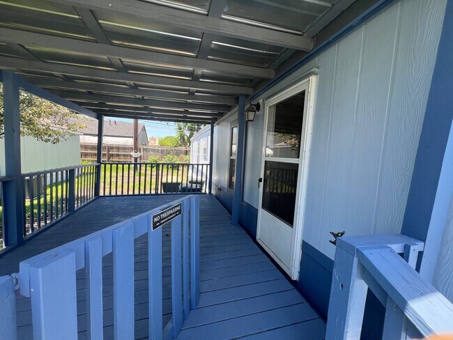 Building Photo - 503 Uhland Rd