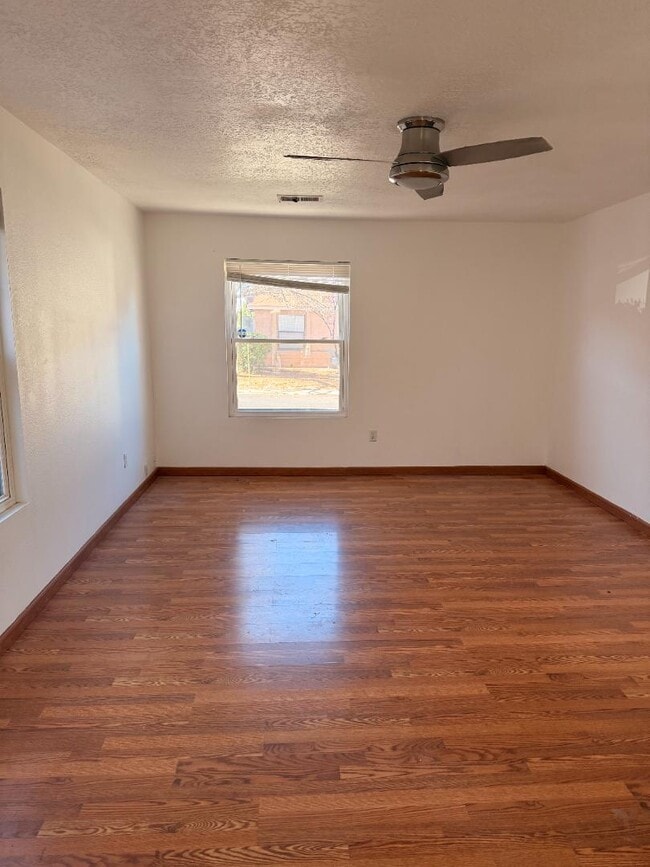 Photo - 8624 Alta Loma Ln NE