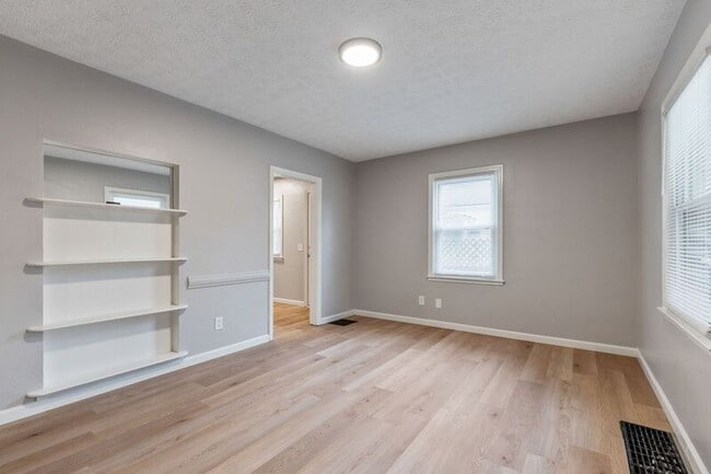 Photo - 751 E Tulane Rd