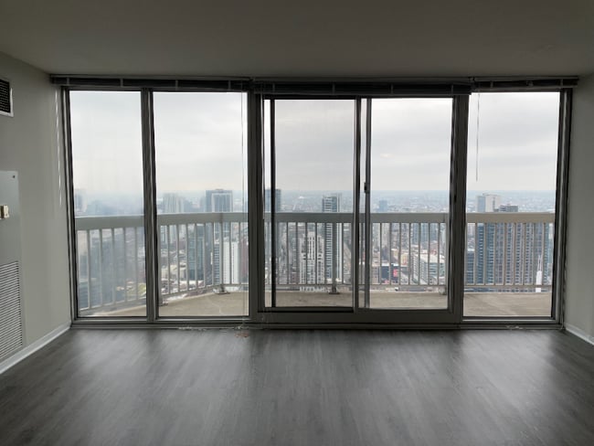 Photo - 551 N State St