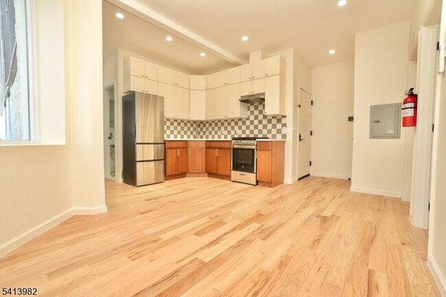 Photo - 15 Palisade Ave Unit 7