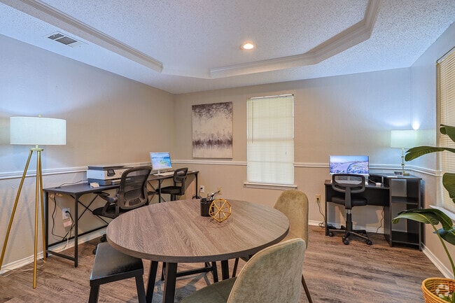 Business Center w/ WiFi