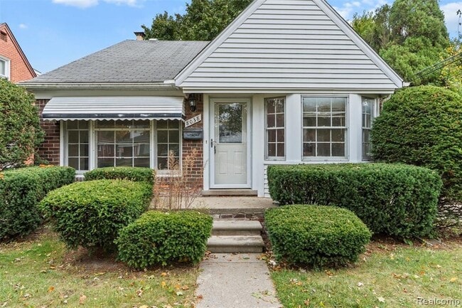 Photo - 8038 Riverdale St