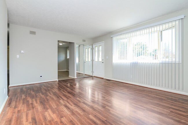 Photo - 800 Kenmar Dr