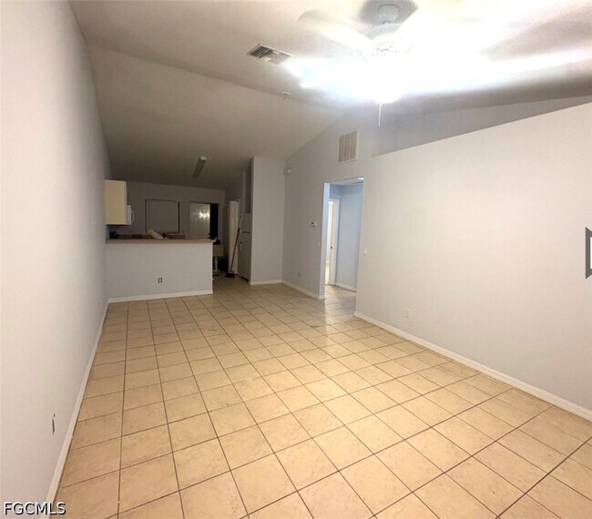 Photo - 1002 W 12th St