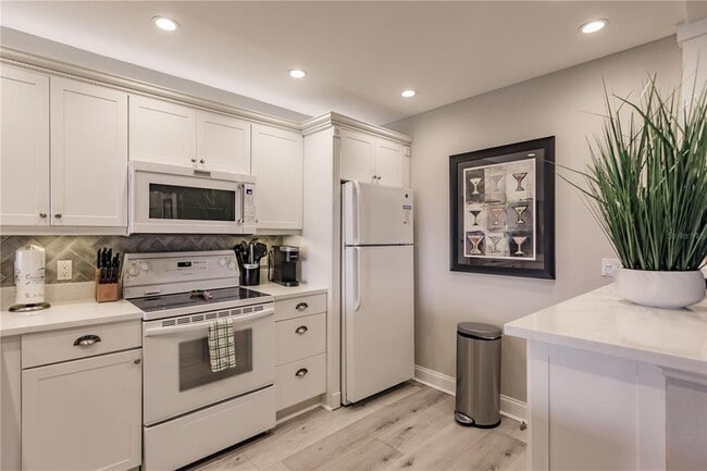 Photo - 1255 E Peppertree Dr Unit 305