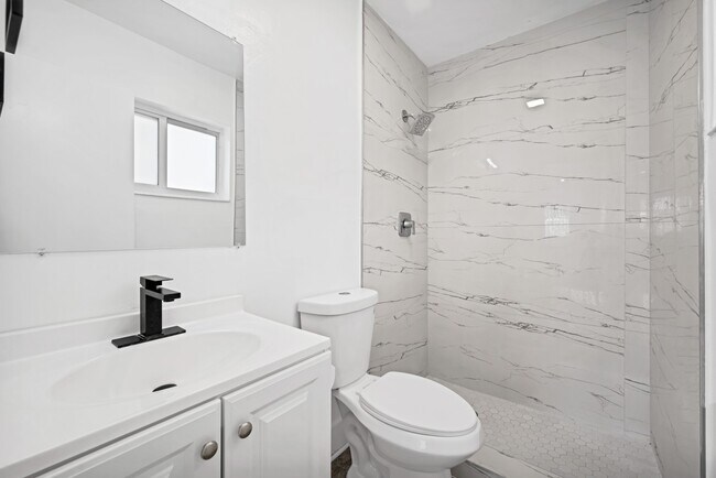 Photo - 238 SW 7th St